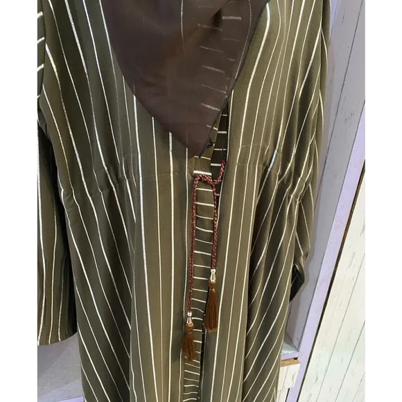 Imported greenish nude abaya with scarf, size upto 46”, length around 54” - Picture 3 of 12